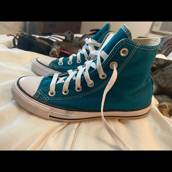 Converse - Picture 3 of 5
